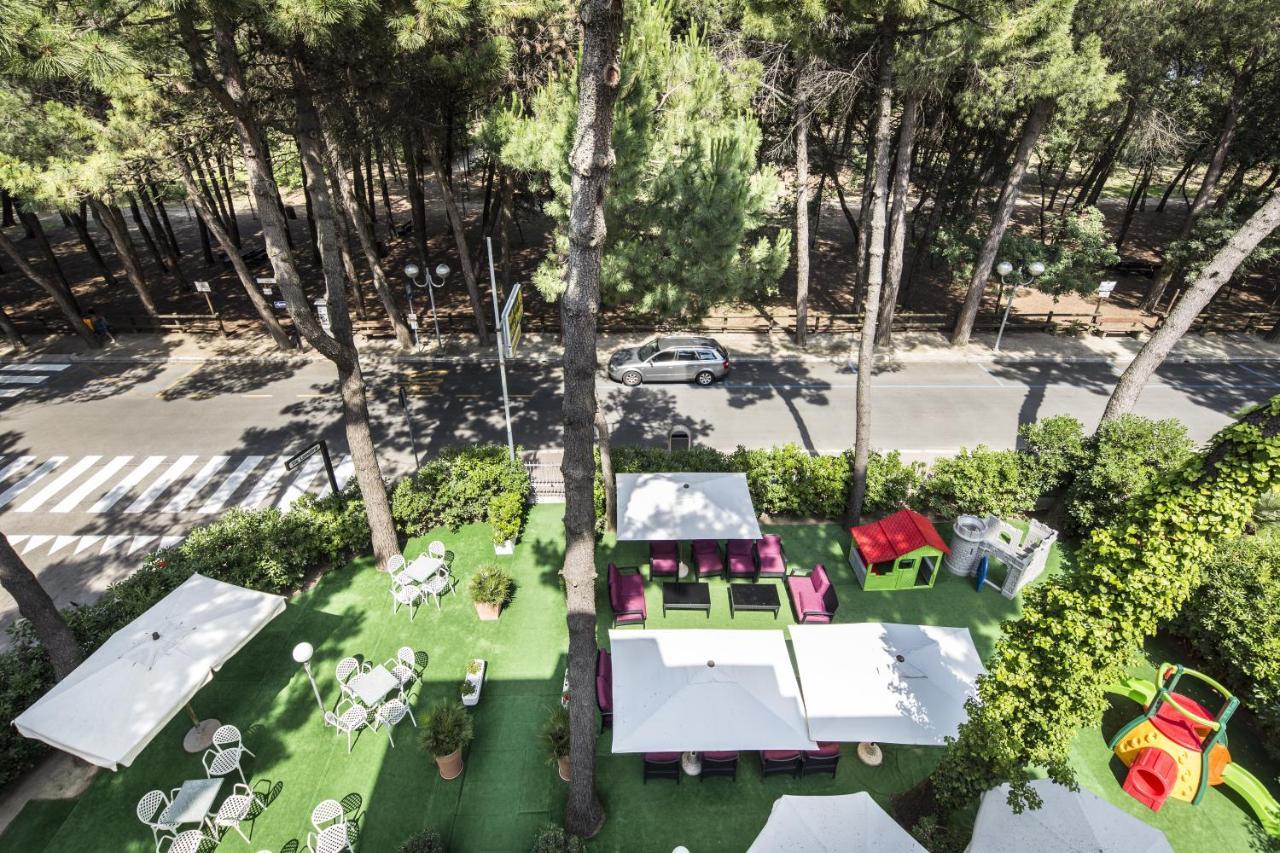 Park Hotel Pineta แชร์เวีย ภายนอก รูปภาพ